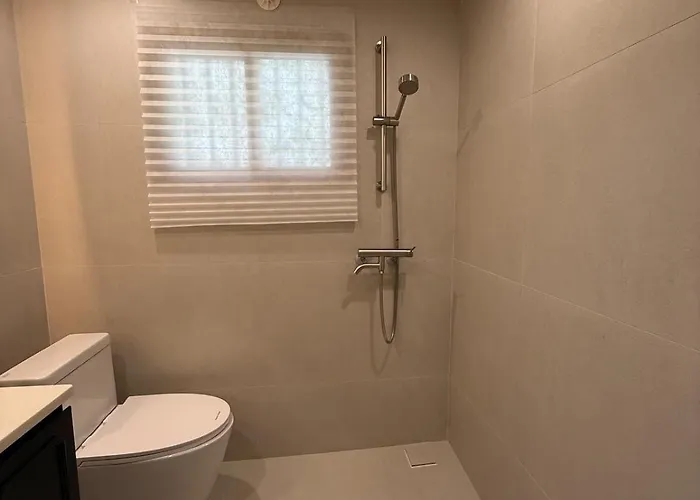 Station 3br Privatepatio Sleeps 6 *